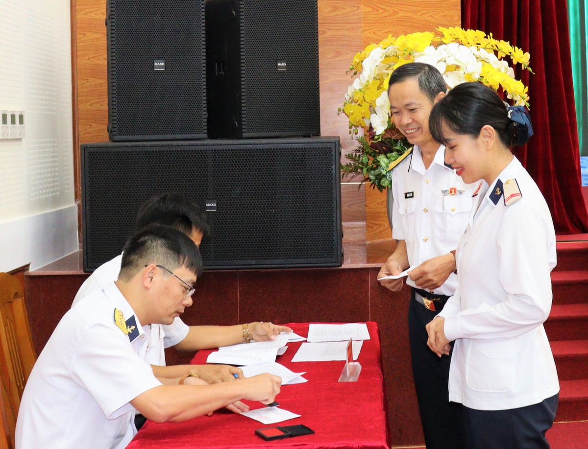 Học viện Hải quân ứng dụng công nghệ số trong kiểm phiếu bầu cử- Ảnh 2.