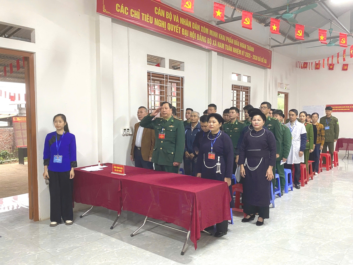 Cử tri các dân tộc thiểu số tỉnh Cao Bằng rộn ràng đi bầu cử- Ảnh 5. Cử tri các dân tộc thiểu số tỉnh Cao Bằng rộn ràng đi bầu cử- Ảnh 5.