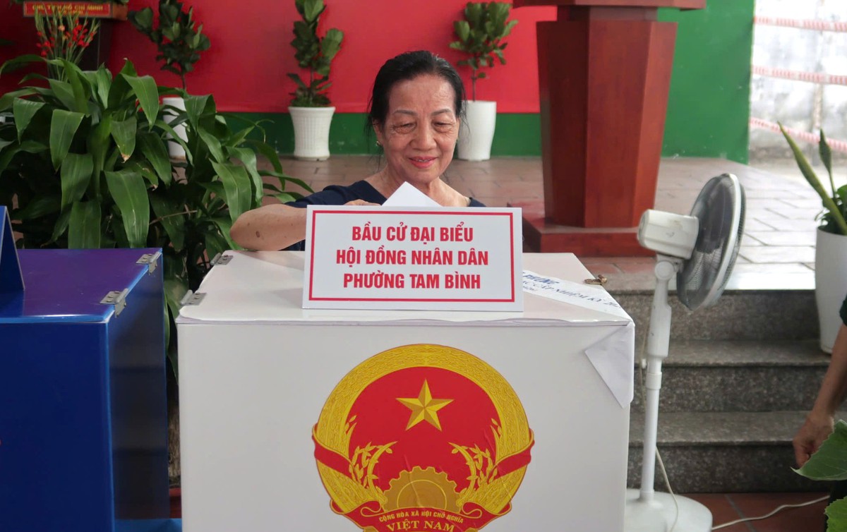 38 xã, phường tại TPHCM có tỉ lệ cử tri tham gia bỏ phiếu đạt 100%- Ảnh 3. 38 xã, phường tại TPHCM có tỉ lệ cử tri tham gia bỏ phiếu đạt 100%- Ảnh 3.