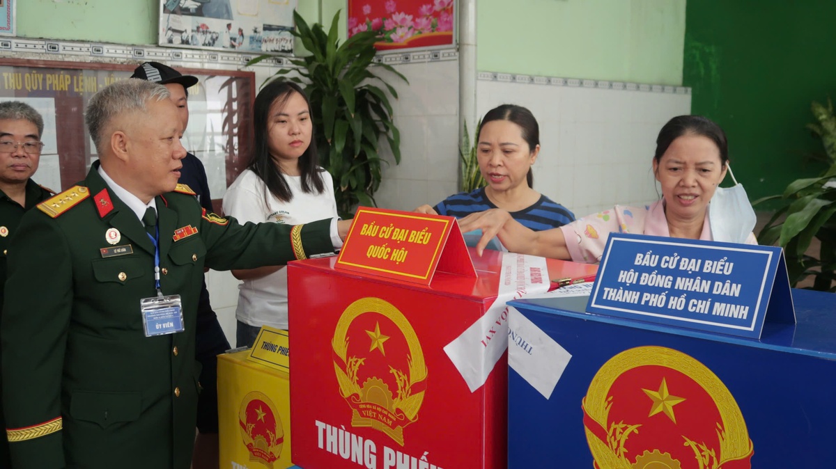 38 xã, phường tại TPHCM có tỉ lệ cử tri tham gia bỏ phiếu đạt 100%- Ảnh 1. 38 xã, phường tại TPHCM có tỉ lệ cử tri tham gia bỏ phiếu đạt 100%- Ảnh 1.