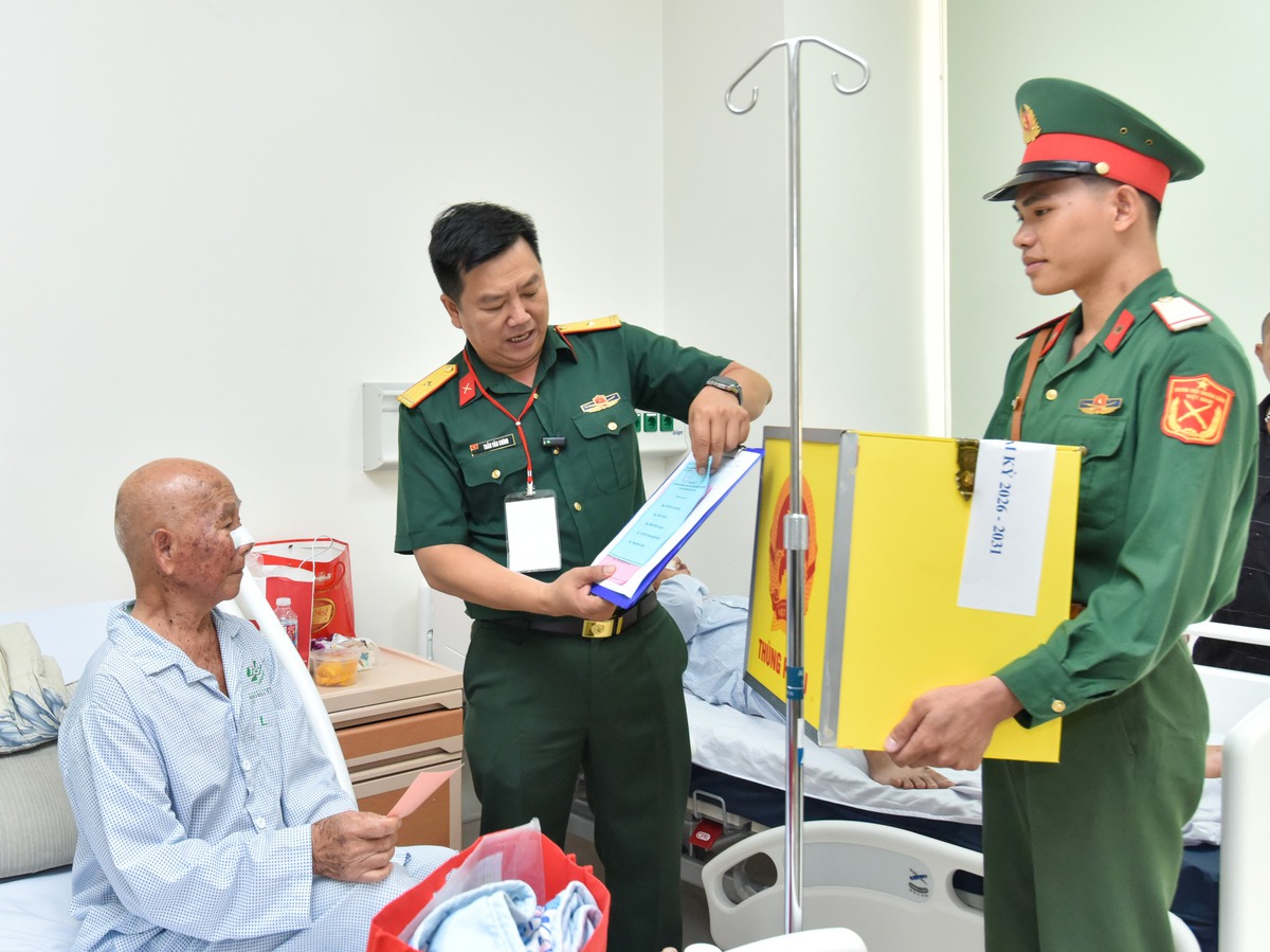 TPHCM: Bệnh viện Quân y 175 đưa thùng phiếu đến tận giường người bệnh- Ảnh 2.