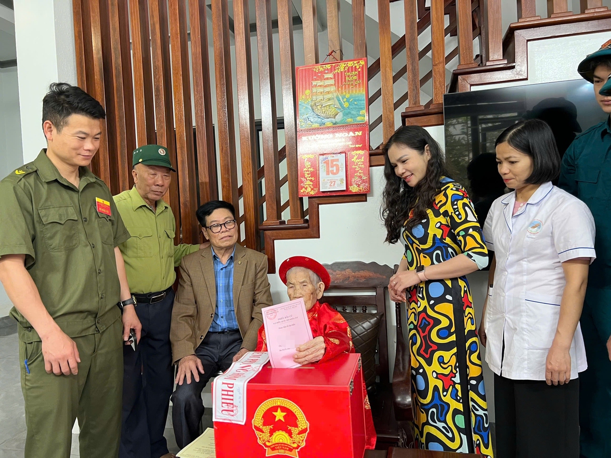 Phụ nữ cả nước nô nức đi bầu cử- Ảnh 9.