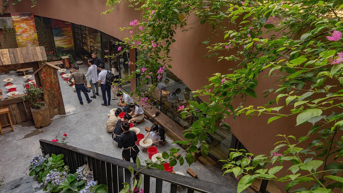 Bát Tràng: Từ làng nghề trăm năm đến điểm hẹn du lịch trải nghiệm- Ảnh 5.