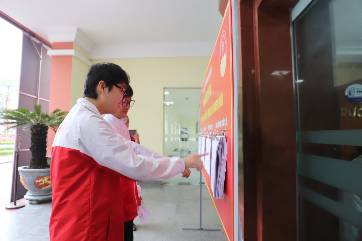 Niềm tự hào của những cử tri trẻ trong ngày hội non sông- Ảnh 5.