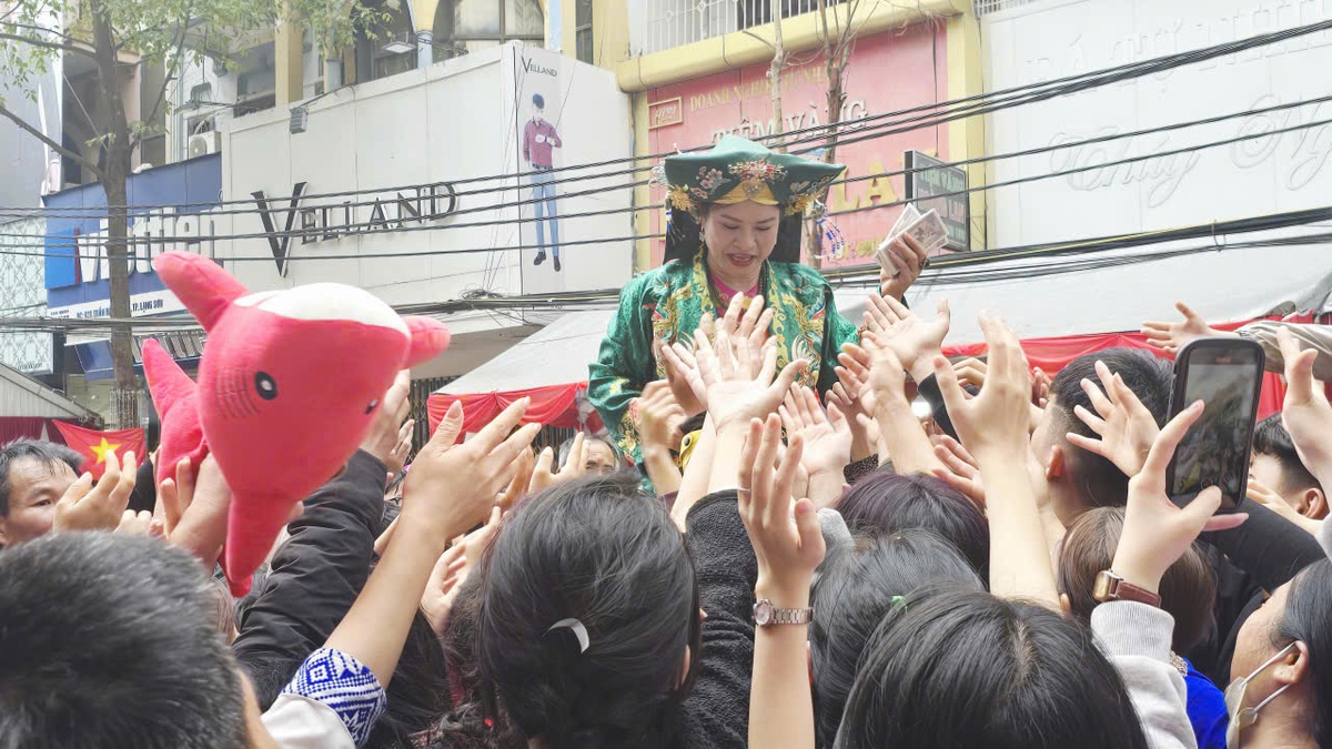 Hàng vạn người dự Lễ hội đường phố lớn nhất Lạng Sơn - Ảnh 10.