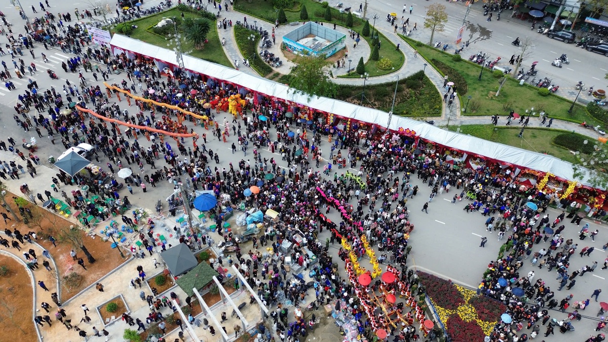 Hàng vạn người dự Lễ hội đường phố lớn nhất Lạng Sơn - Ảnh 7.