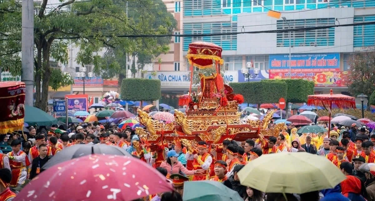 Hàng vạn người dự Lễ hội đường phố lớn nhất Lạng Sơn - Ảnh 4.