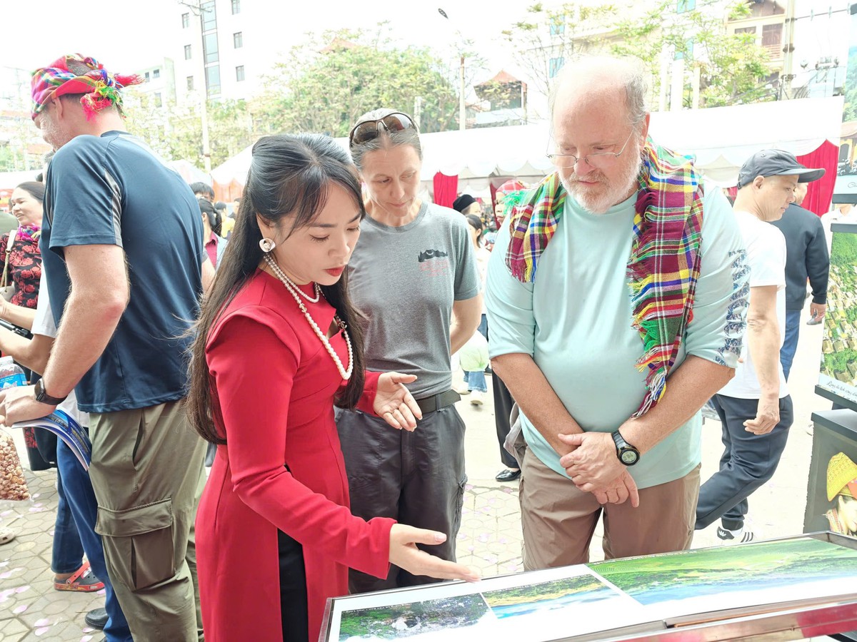 Hàng vạn người dự Lễ hội đường phố lớn nhất Lạng Sơn - Ảnh 17.