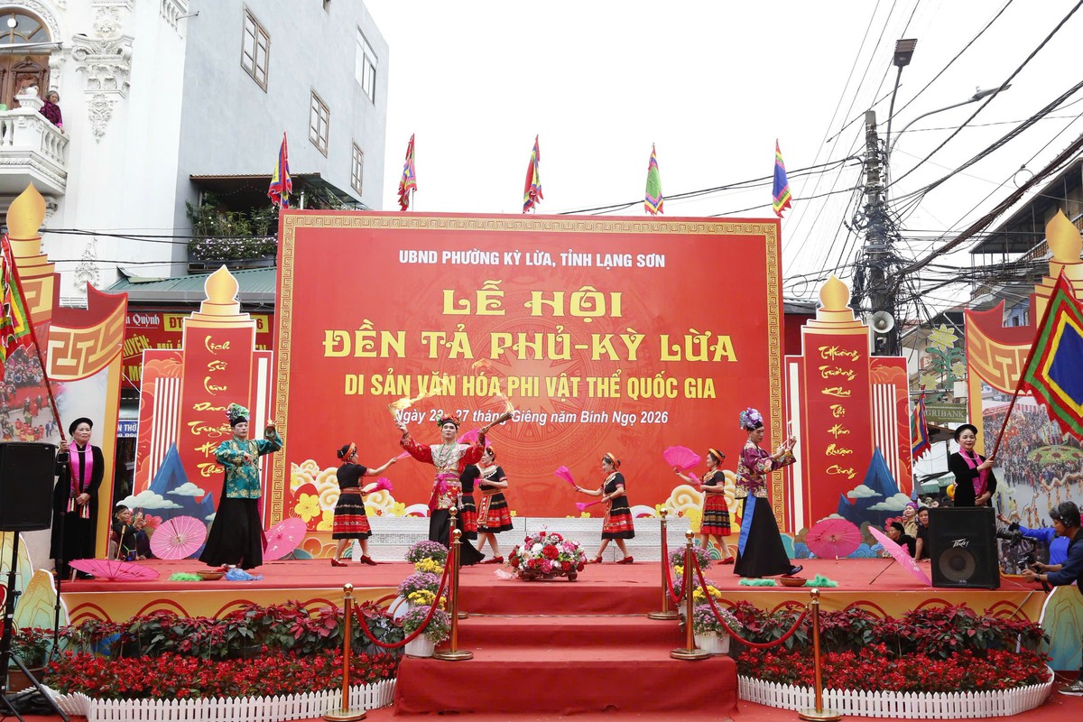 Hàng vạn người dự Lễ hội đường phố lớn nhất Lạng Sơn - Ảnh 1.