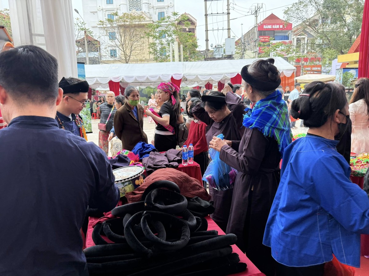 Hàng vạn người dự Lễ hội đường phố lớn nhất Lạng Sơn - Ảnh 14.