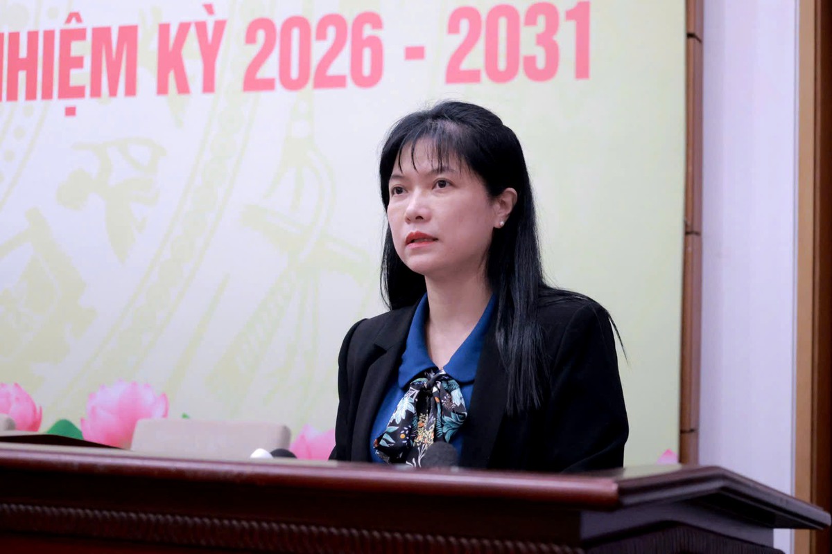 Đã có nơi đạt 100% cử tri đi bầu cử, cụ bà 102 tuổi đến tận nơi bỏ phiếu- Ảnh 1.