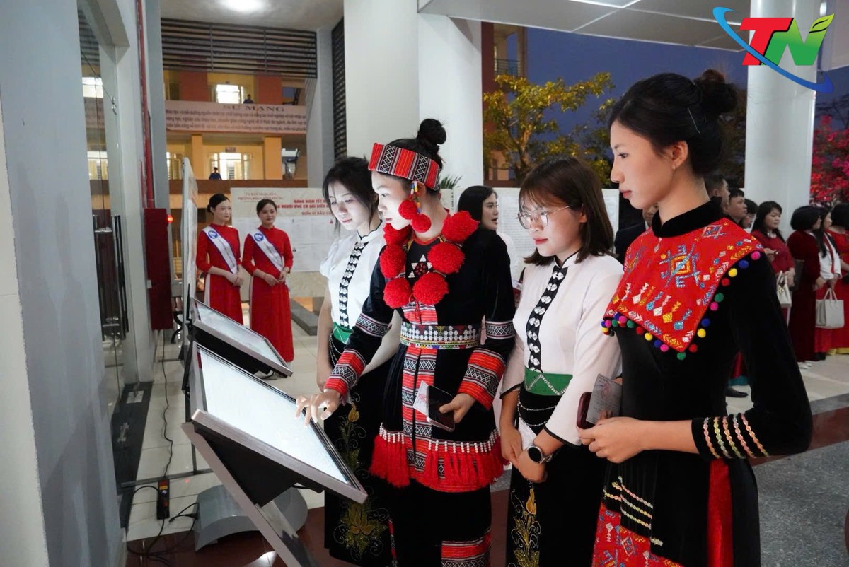 Phụ nữ cả nước nô nức đi bầu cử- Ảnh 15.