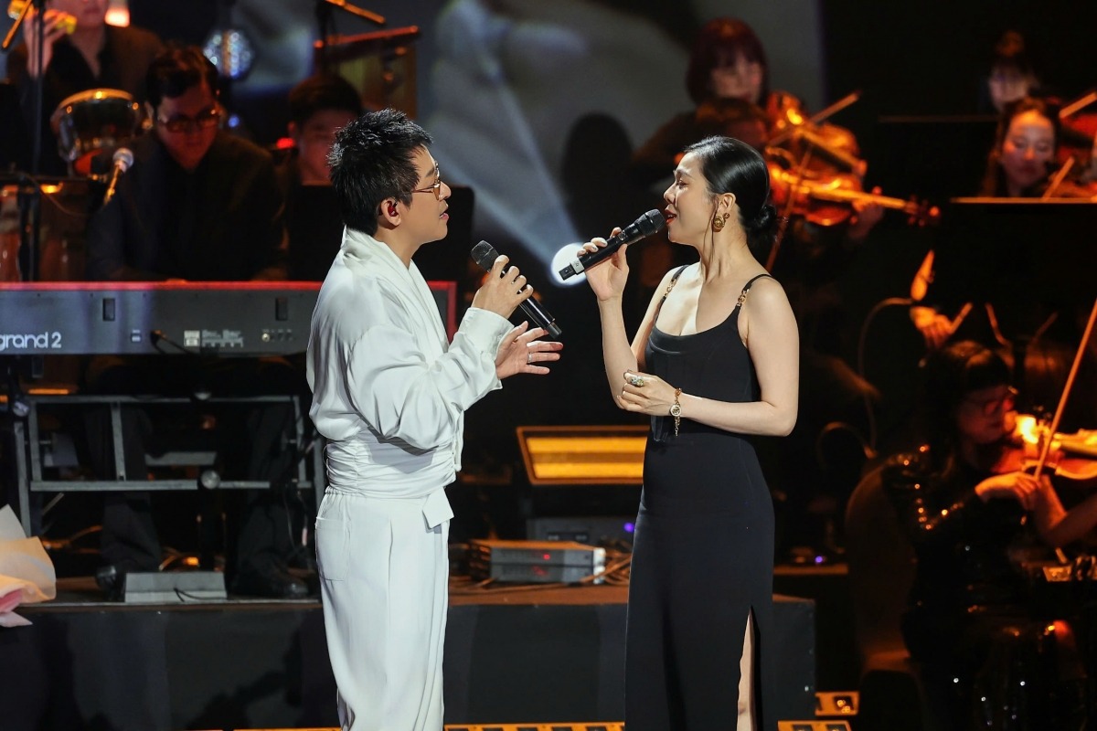 Tuấn Hưng song ca cùng Lệ Quyên