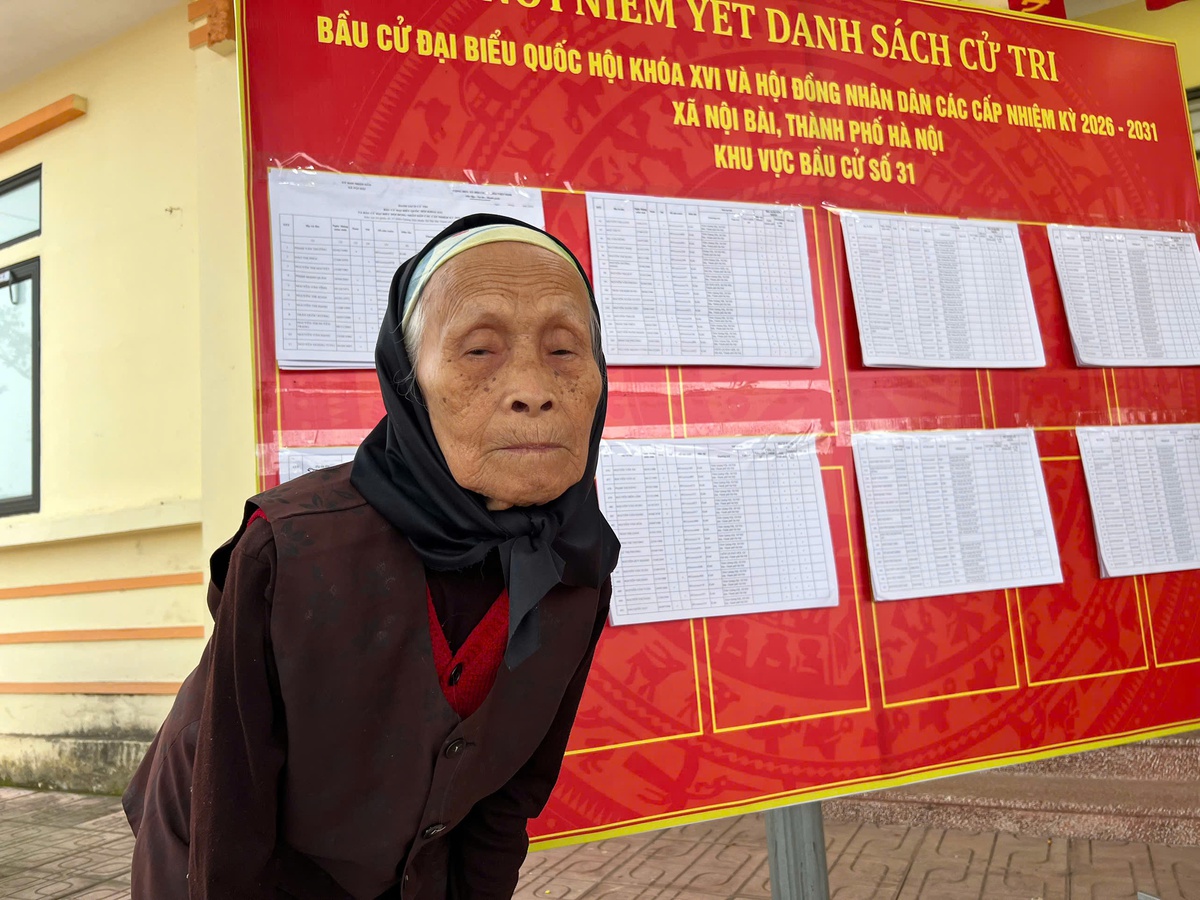 Cụ bà 88 tuổi gác việc đồng áng đi bỏ phiếu từ sáng sớm- Ảnh 6. Cụ bà 88 tuổi gác việc đồng áng đi bỏ phiếu từ sáng sớm- Ảnh 6.