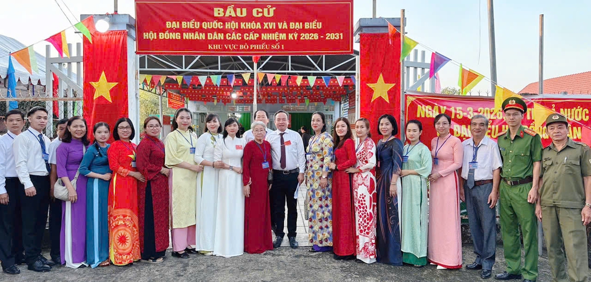 Cả nước rộn ràng bước vào Ngày bầu cử- Ảnh 18. Cả nước rộn ràng bước vào Ngày bầu cử- Ảnh 18.