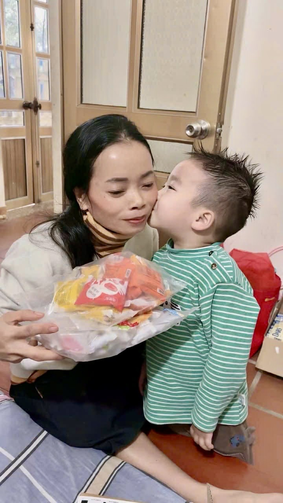 “Tôi sống bằng tình yêu của các em nhỏ”- Ảnh 4. “Tôi sống bằng tình yêu của các em nhỏ”- Ảnh 4.