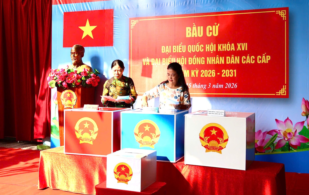 38 xã, phường tại TPHCM có tỉ lệ cử tri tham gia bỏ phiếu đạt 100%- Ảnh 2. 38 xã, phường tại TPHCM có tỉ lệ cử tri tham gia bỏ phiếu đạt 100%- Ảnh 2.