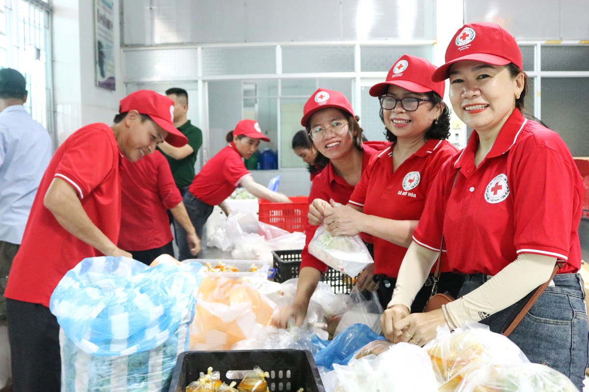 Gieo hạnh phúc từ những điều tử tế- Ảnh 6.