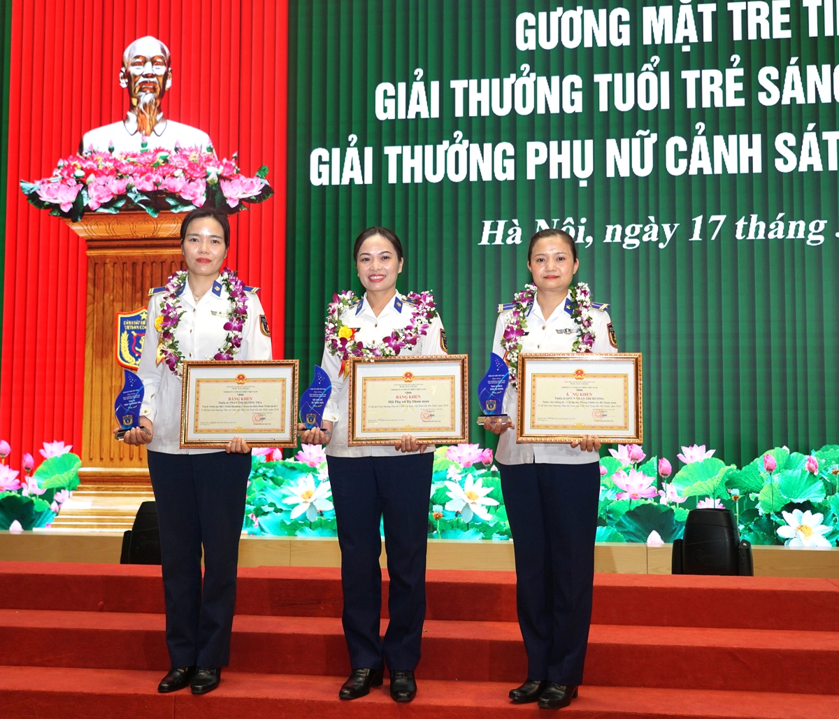 Lần đầu tiên trao tặng Giải thưởng Phụ nữ Cảnh sát biển Việt Nam - Ảnh 5.
