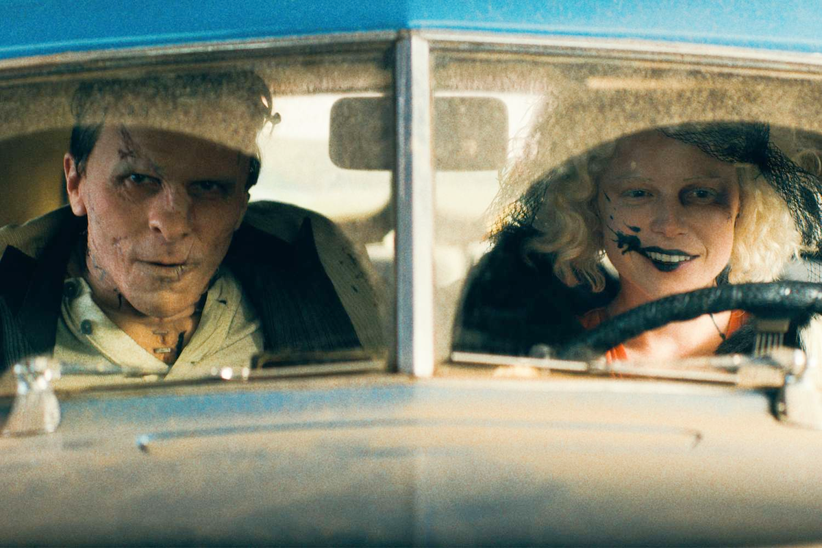 Màn hóa thân xuất thần của nữ diễn viên vừa thắng giải Oscar Jessie Buckley- Ảnh 1.