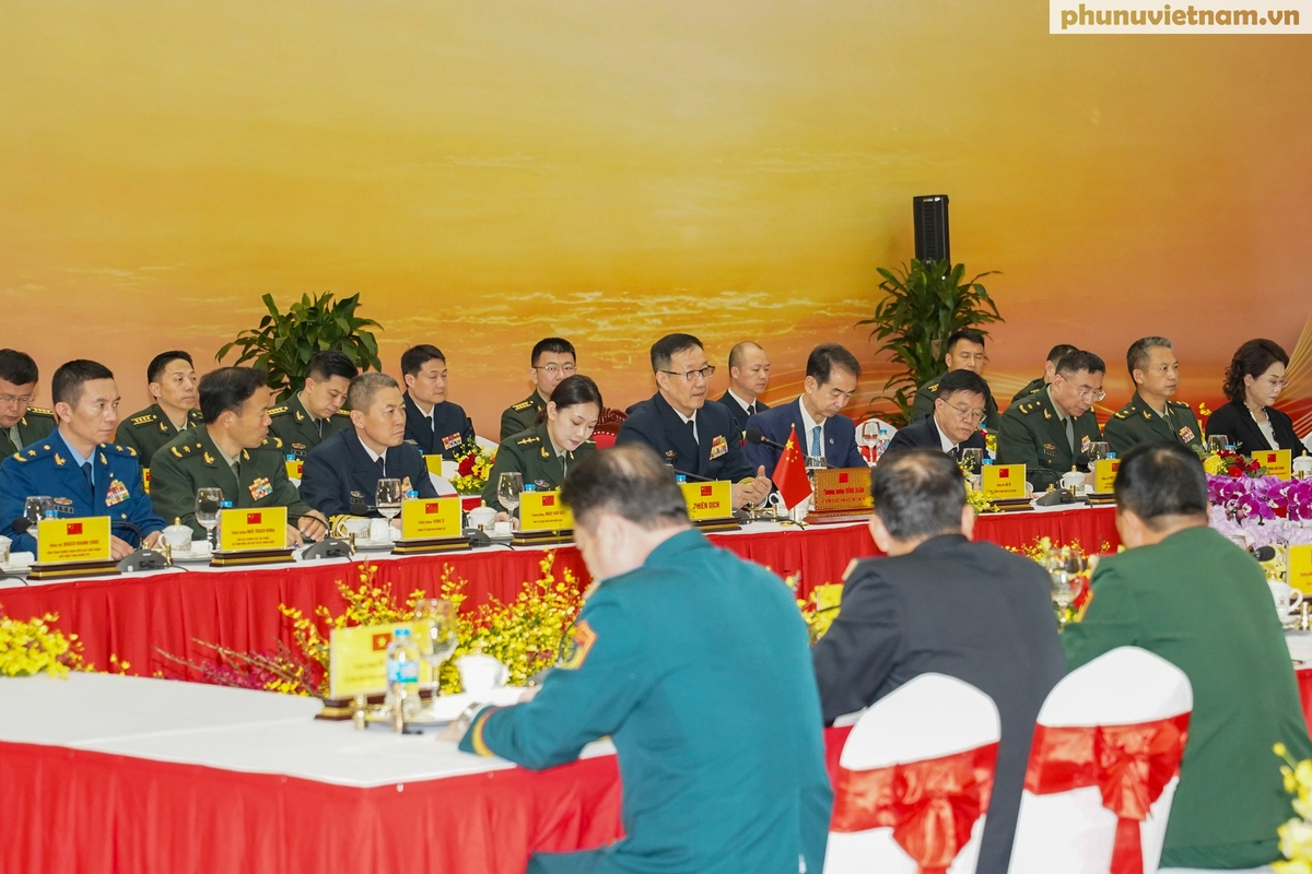 Bộ trưởng Bộ Quốc phòng Việt Nam hội đàm với Bộ trưởng Bộ Quốc phòng Trung Quốc- Ảnh 6.