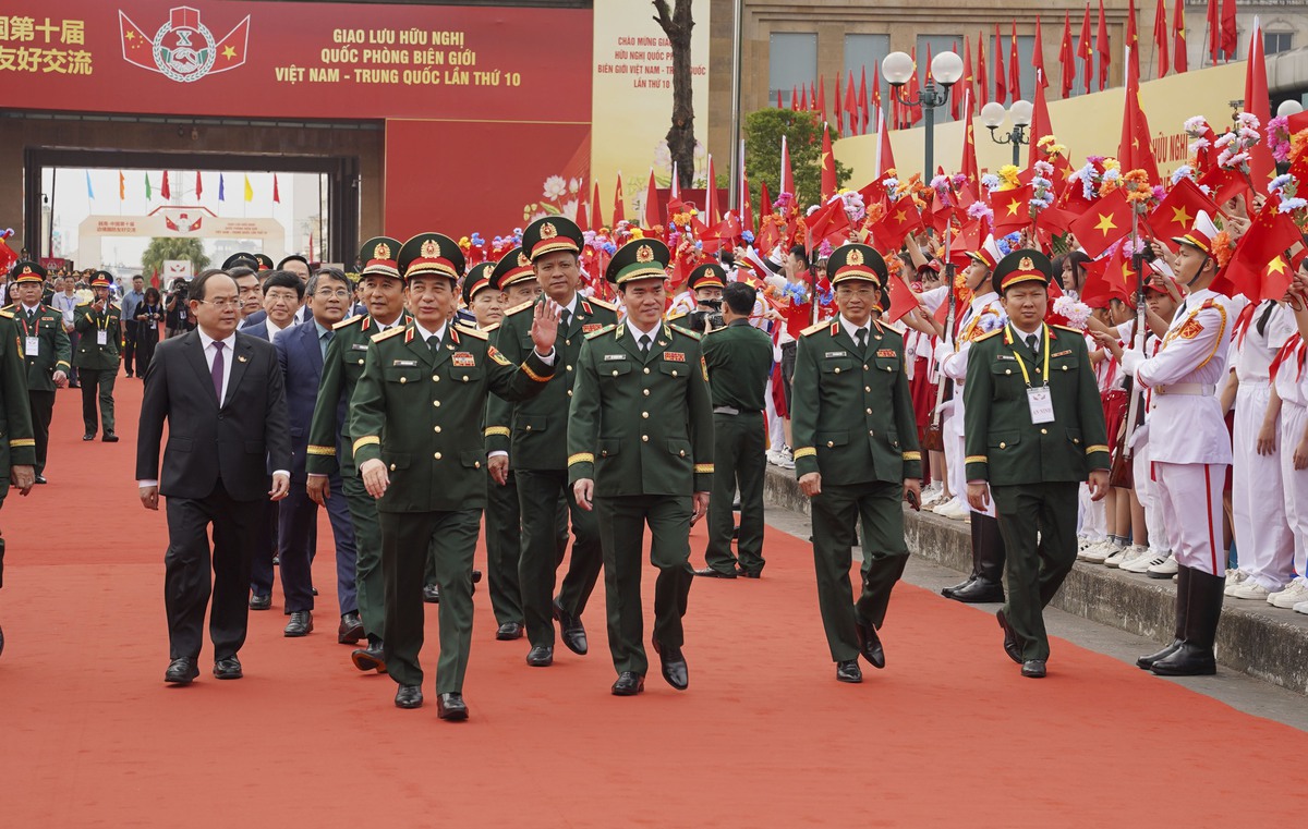 Chính thức diễn ra Giao lưu hữu nghị Quốc phòng biên giới Việt Nam - Trung Quốc lần thứ 10- Ảnh 3.