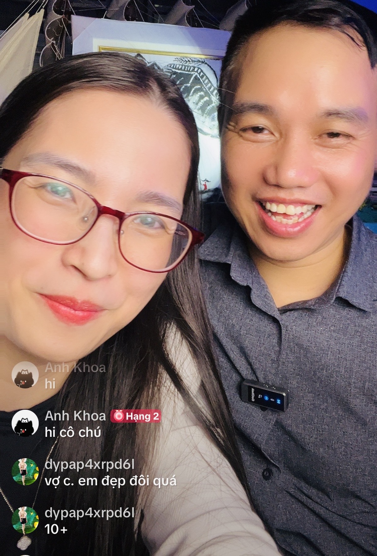 Việc học phát âm của anh Toán vẫn cần có vợ đồng hành