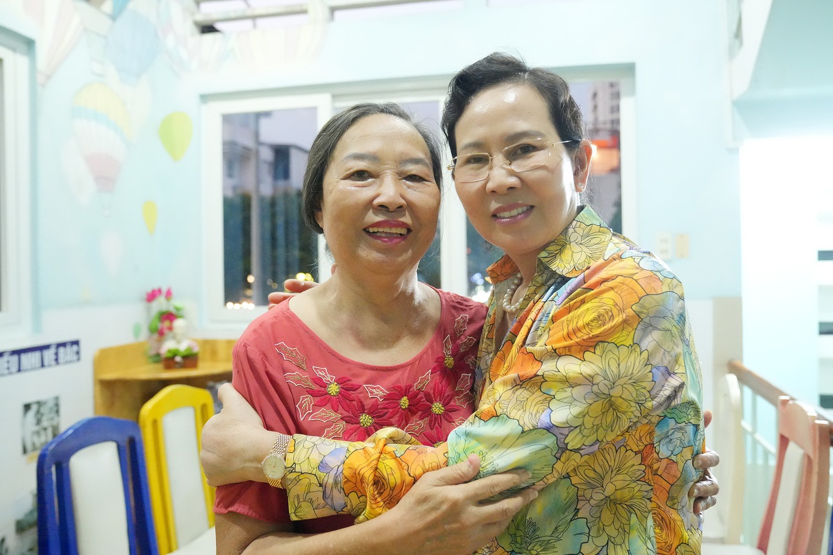 Chủ tịch Hội LHPN Việt Nam Lê Thị Thủy thăm hỏi, tri ân các đồng chí nguyên lãnh đạo Hội- Ảnh 9.