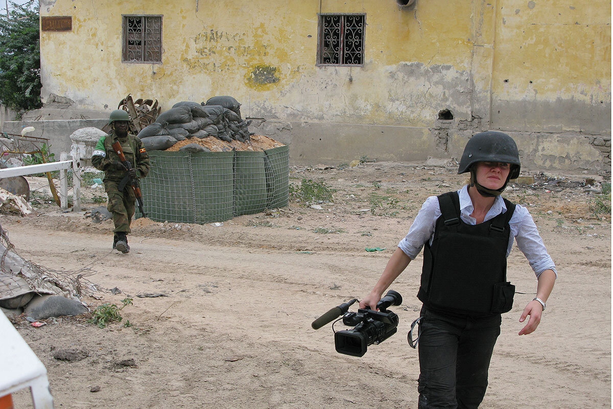 Bạo lực trực tuyến đe dọa các nhà báo nữ- Ảnh 1. Bạo lực trực tuyến đe dọa các nhà báo nữ- Ảnh 1.