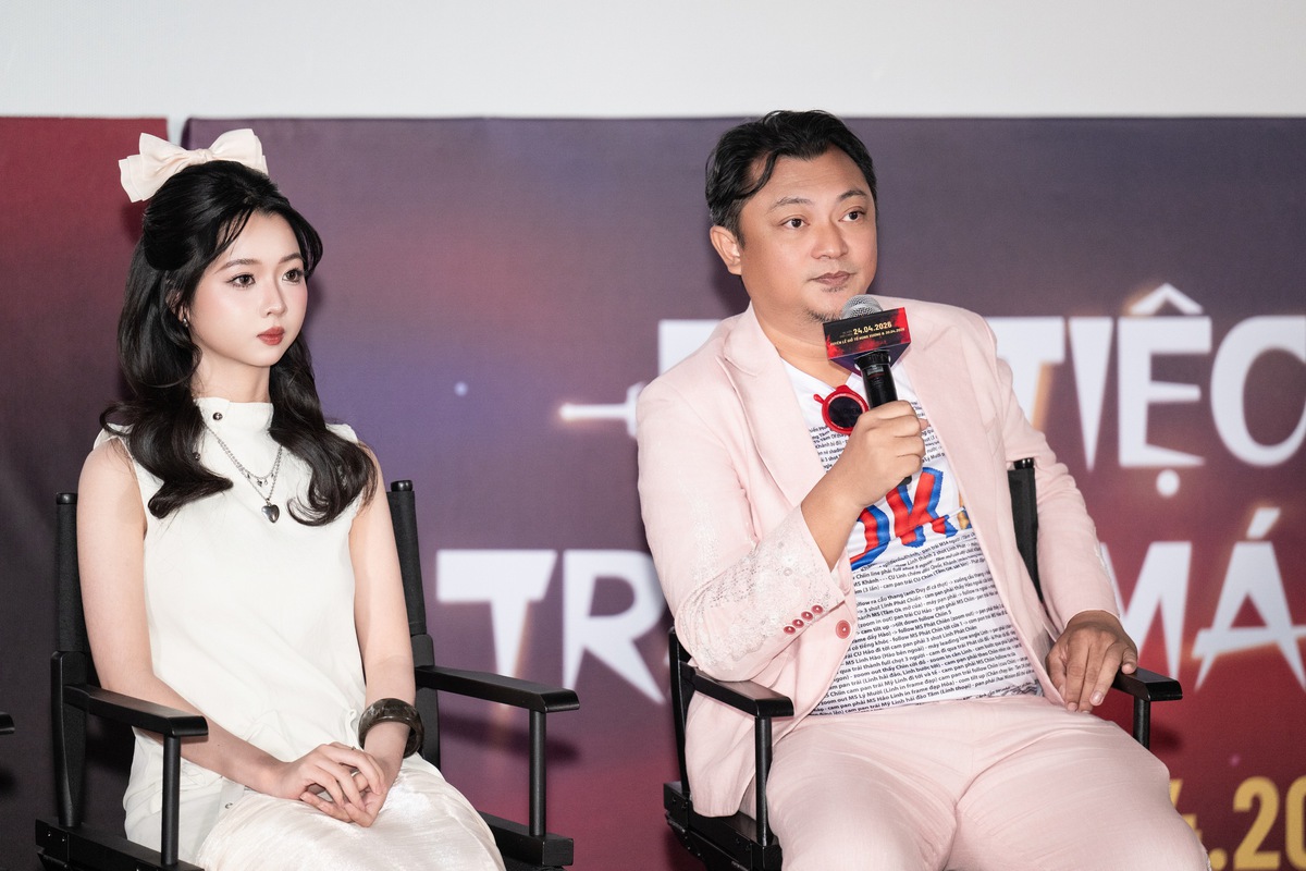 Đạo diễn Phan Gia Nhật Linh (phải) và diễn viên Lâm Thanh Mỹ