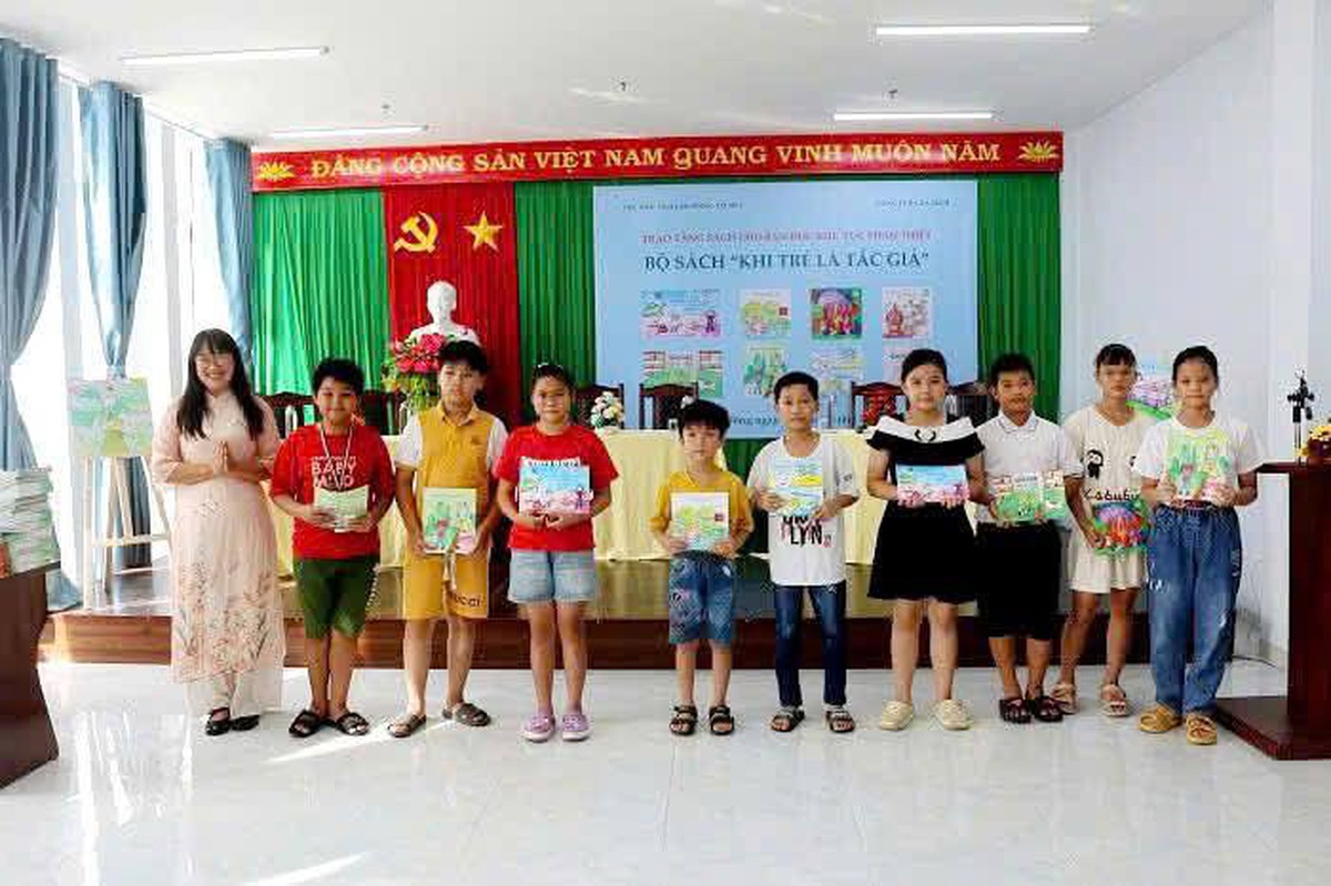 Ô cửa sách trao tặng 600 quyển sách đến thư viện và bạn đọc thiếu nhi tại Thư viện tỉnh Lâm Đồng, cơ sở 2 vào cuối năm 2025. Ảnh: FB Ô cửa sách