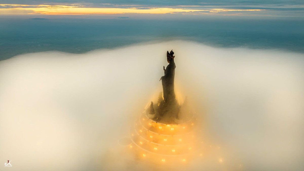 Rằm tháng Giêng về Núi Bà Đen: Ngủ núi đón linh khí, cầu tài lộc trước “Phật vàng”- Ảnh 1.