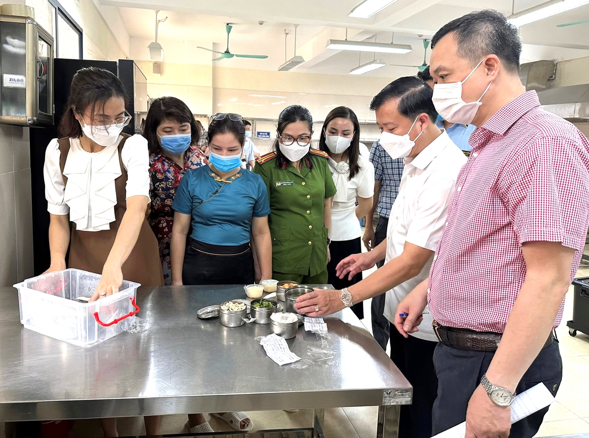 Siết an toàn thực phẩm từ gốc đến bàn ăn: Toàn bộ chuỗi cung ứng vào "tầm ngắm hậu kiểm"- Ảnh 1.