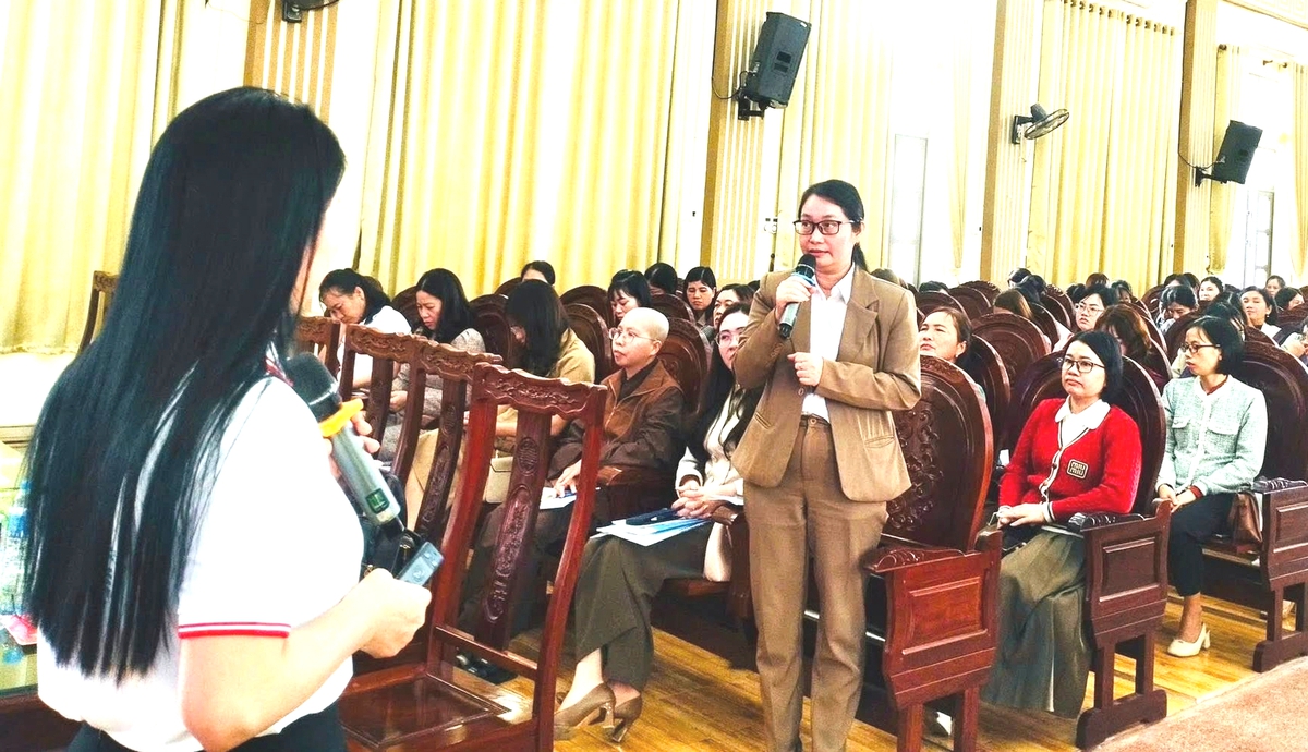 Đồng hành để nữ ứng cử viên tự tin bước vào cuộc bầu cử- Ảnh 3. Đồng hành để nữ ứng cử viên tự tin bước vào cuộc bầu cử- Ảnh 3.