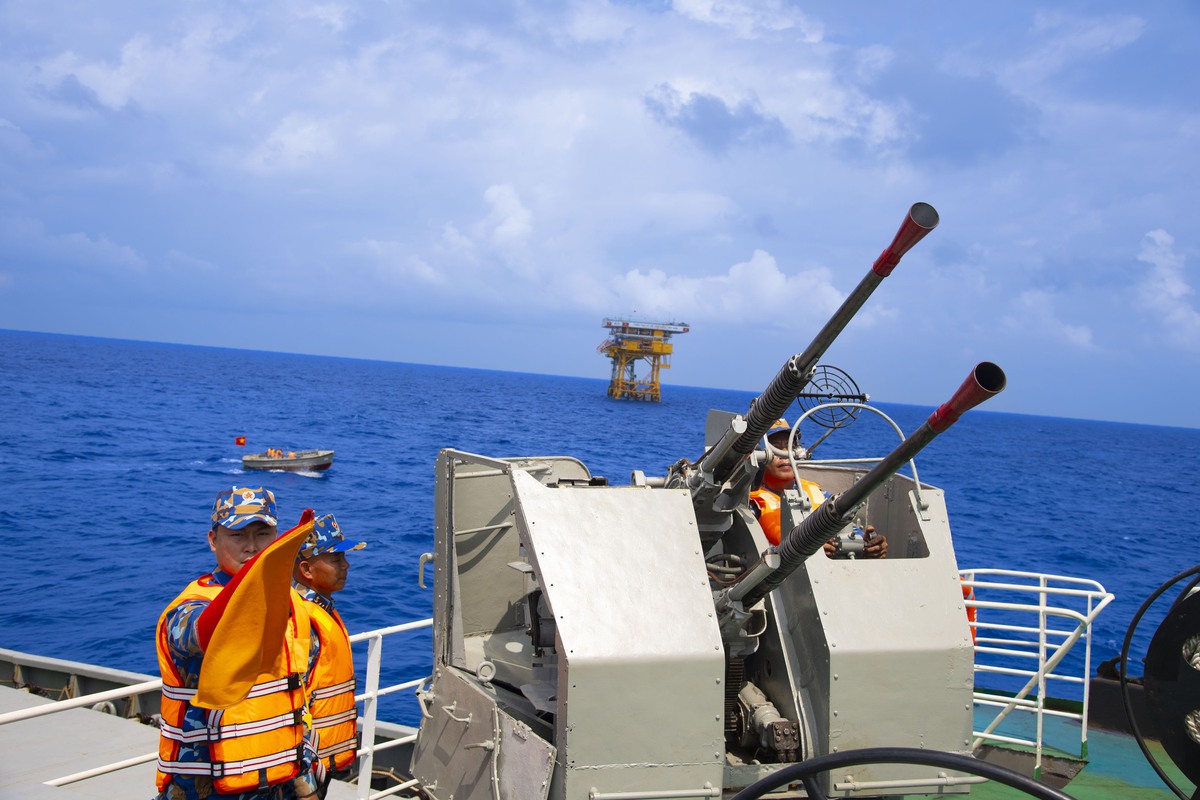 Vùng 2 Hải quân đón nhận nhiều phần thưởng cao quý của Đảng, Nhà nước- Ảnh 4.