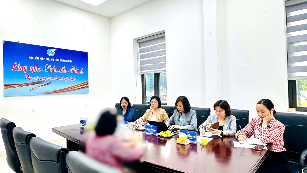 Quảng Ninh lần đầu tiên tổ chức tiếp, tư vấn định kỳ cho hội viên phụ nữ về các vấn đề hôn nhân, gia đình- Ảnh 1. Quảng Ninh lần đầu tiên tổ chức tiếp, tư vấn định kỳ cho hội viên phụ nữ về các vấn đề hôn nhân, gia đình- Ảnh 1.