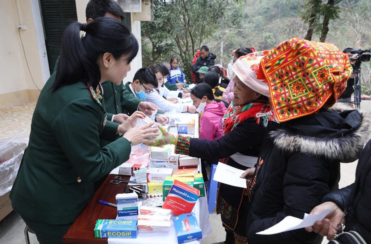 Phụ nữ xứ Lạng góp phần xây dựng, bảo vệ biên cương- Ảnh 3.