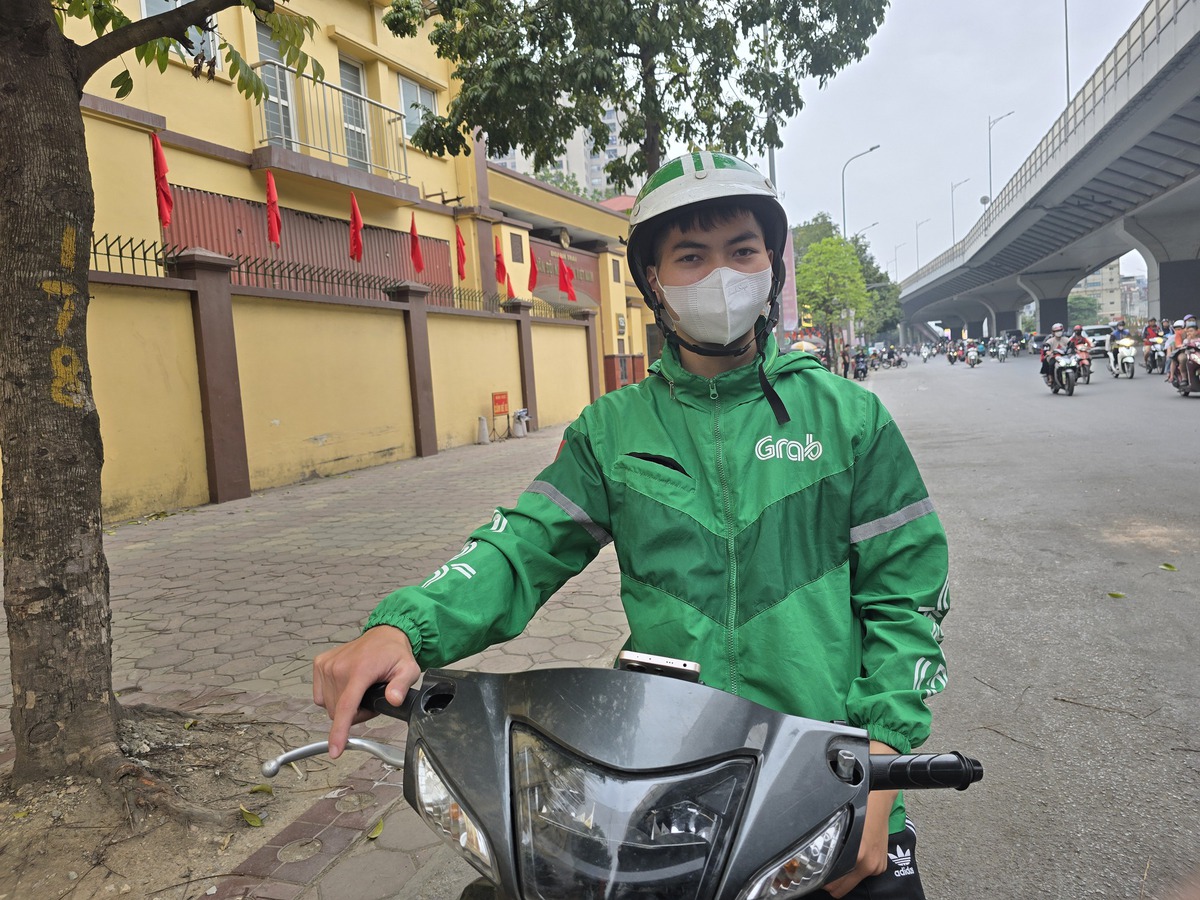 Hà Nội sắp thí điểm vùng phát thải thấp, nhiều lao động lo tích tiền đổi xe điện- Ảnh 1. Hà Nội sắp thí điểm vùng phát thải thấp, nhiều lao động lo tích tiền đổi xe điện- Ảnh 1.