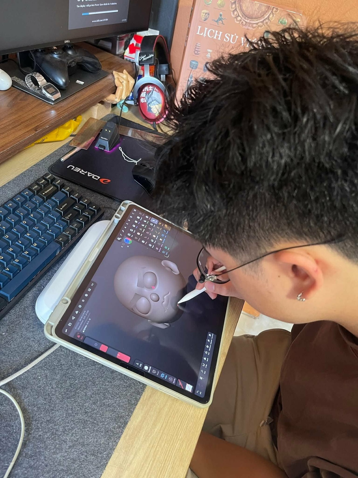 Cặp vợ chồng 9X kể chuyện lịch sử qua bộ sưu tập danh nhân- Ảnh 3.