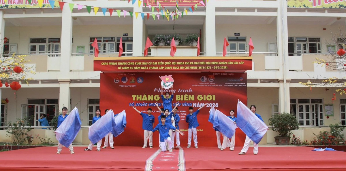 Nhiều hoạt động an sinh xã hội ý nghĩa trong chương trình "Tháng 3 biên giới"- Ảnh 2.