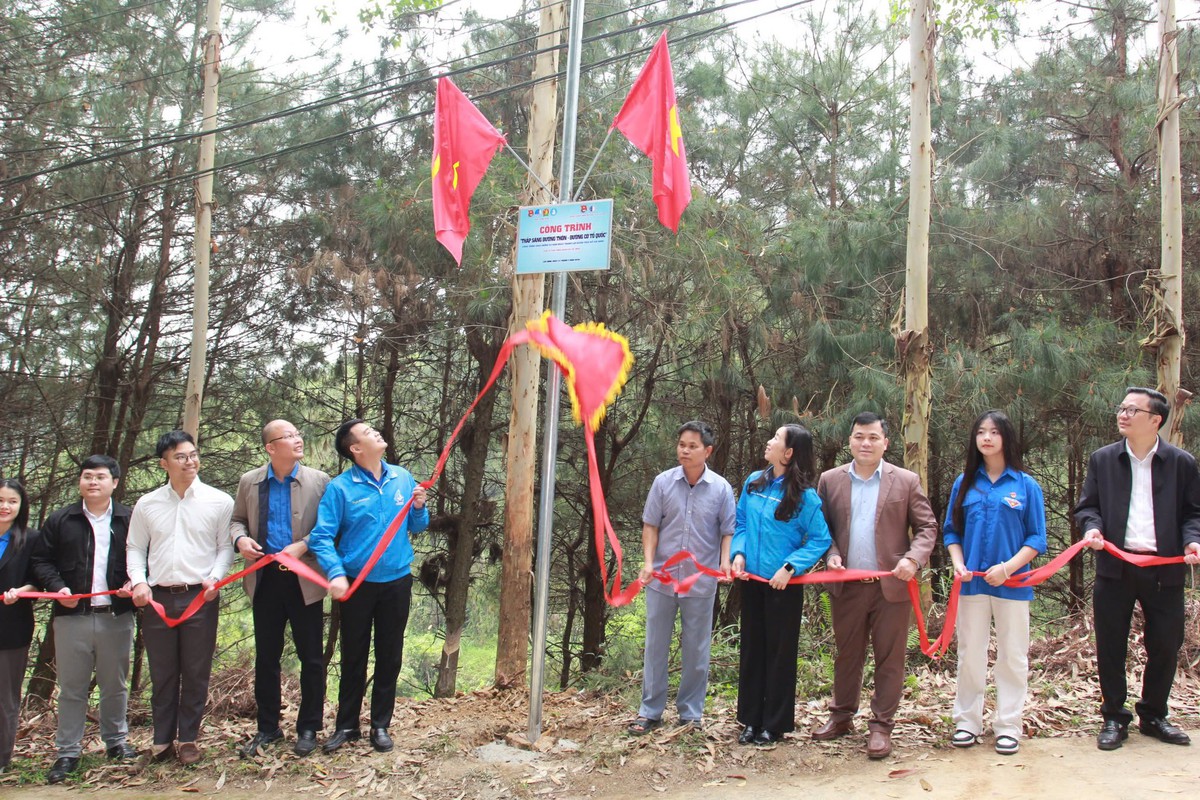 Nhiều hoạt động an sinh xã hội ý nghĩa trong chương trình "Tháng 3 biên giới"- Ảnh 9.