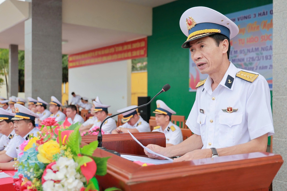 Sôi nổi "Vũ điệu lính biển - Tự hào sức trẻ Vùng 3 Hải quân"- Ảnh 1. Sôi nổi "Vũ điệu lính biển - Tự hào sức trẻ Vùng 3 Hải quân"- Ảnh 1.