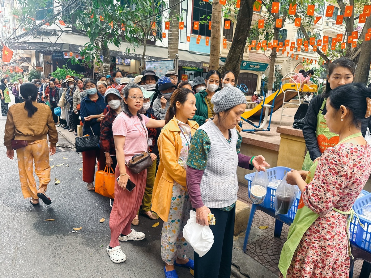 10 năm gửi lòng tốt vào "Ngân hàng tích phước"- Ảnh 4.
