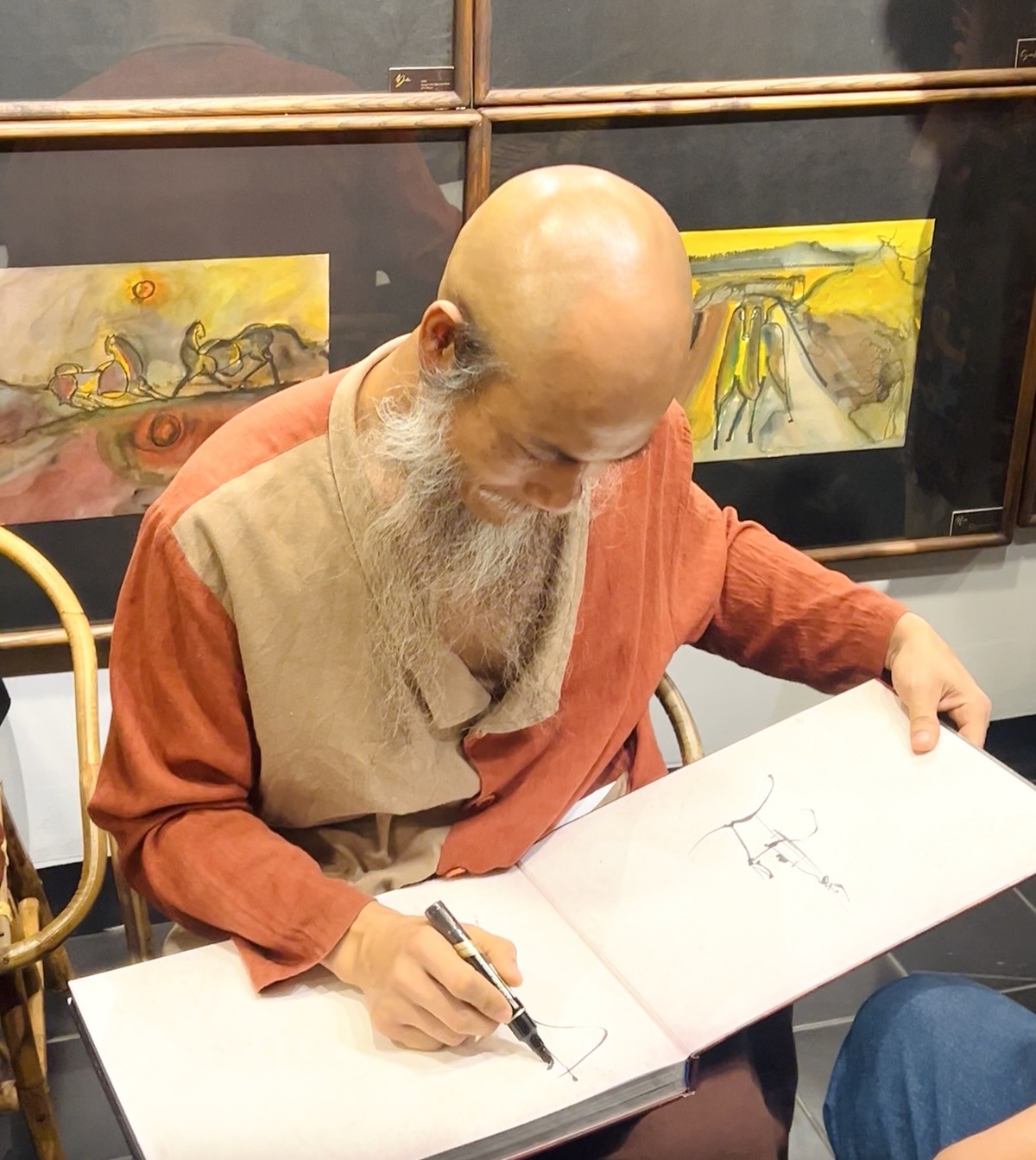 Triển lãm “Hồng hoang mã tánh”: 300 bức tranh ngựa ra đời trong 3 tuần- Ảnh 1.