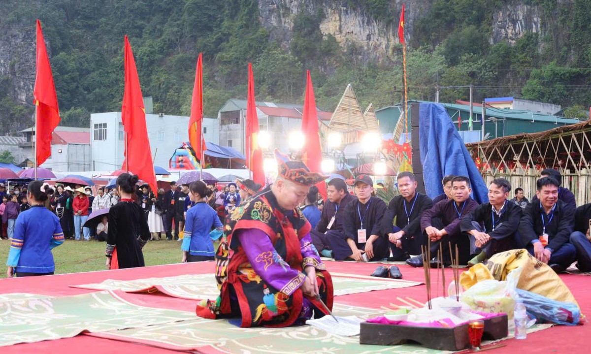 Sôi nổi lễ hội chọi bò ở miền núi Cao Bằng- Ảnh 3.