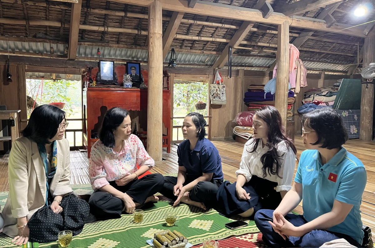 Nhóm thiện nguyện yêu Macrame TW Hội trao nhà "Mái ấm tình thương", hỗ trợ phụ nữ khó khăn- Ảnh 2.