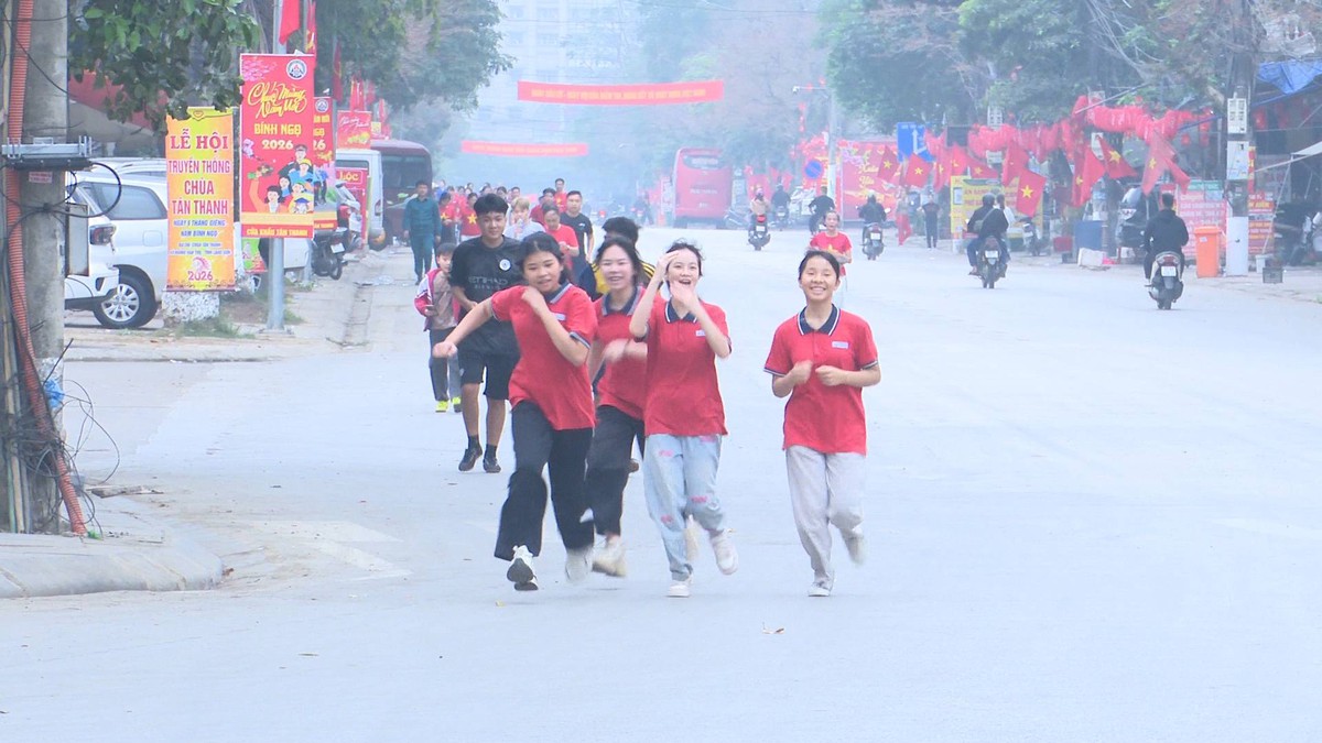 Phụ nữ Lạng Sơn và Cao Bằng hào hứng tham gia "Ngày chạy Olympic"- Ảnh 2.