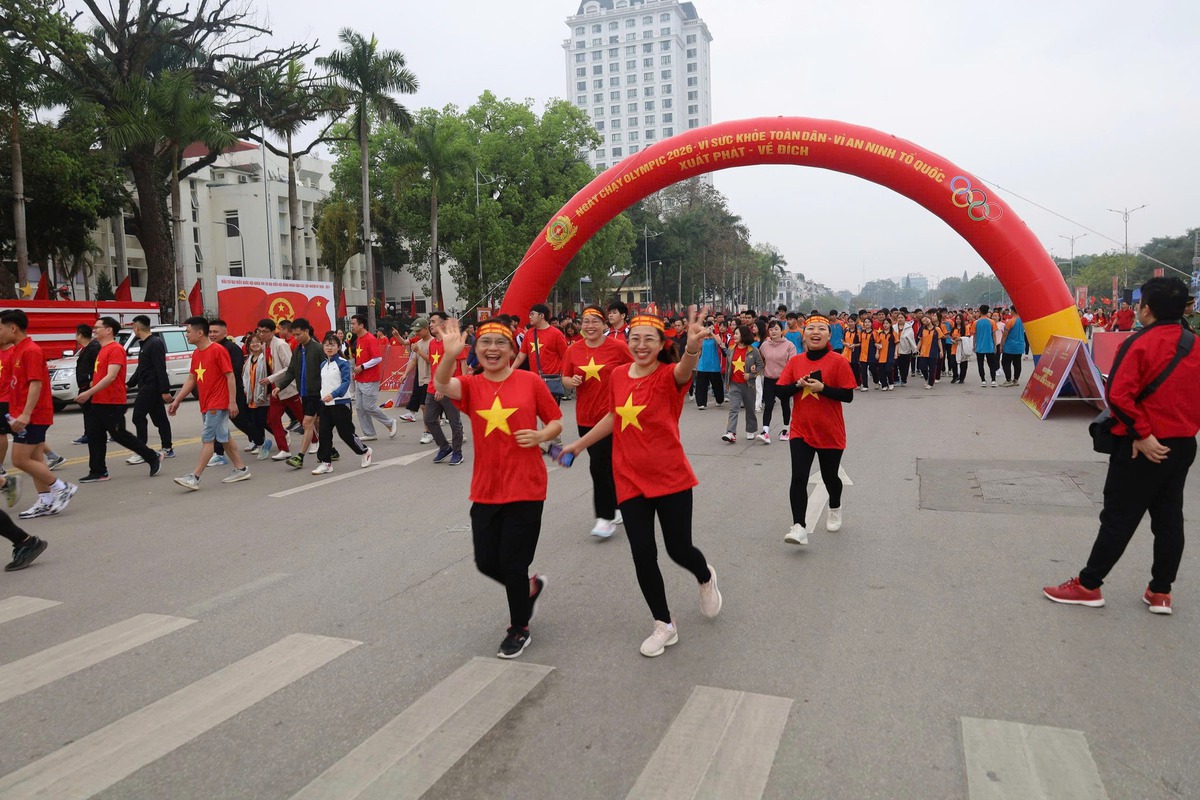 Phụ nữ Lạng Sơn và Cao Bằng hào hứng tham gia "Ngày chạy Olympic"- Ảnh 3.