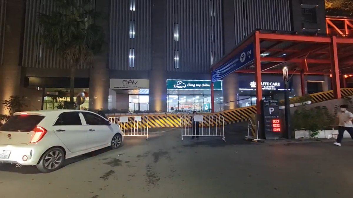 Tăng phí gửi xe tại The Terra An Hưng: Cư dân bức xúc, chủ đầu tư nói gì?- Ảnh 1. Tăng phí gửi xe tại The Terra An Hưng: Cư dân bức xúc, chủ đầu tư nói gì?- Ảnh 1.