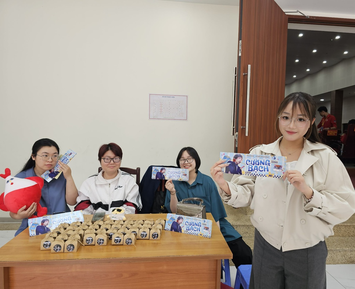 500 bạn trẻ "Trao gửi những giọt hồng ươm mầm sự sống"- Ảnh 1.